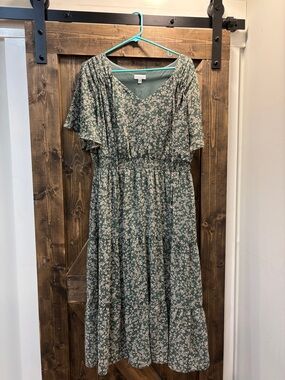 Green Floral Midi-Dress